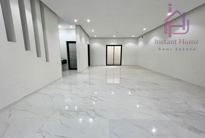 993910 - Property Image 2