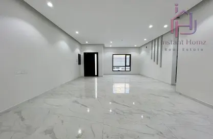 Villa - 3 Bedrooms - 4 Bathrooms for sale in Bani Jamra - Northern Governorate