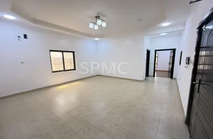 شقة - غرفة نوم - 1 حمام للايجار في توبلي - المحافظة الوسطى