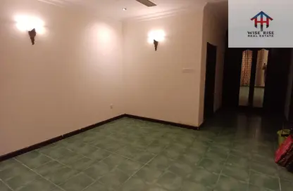 Apartment - 2 Bedrooms - 2 Bathrooms for rent in Busaiteen - Muharraq Governorate
