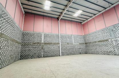 Warehouse - Studio - 1 Bathroom for rent in Ras Zuwayed - Southern Governorate