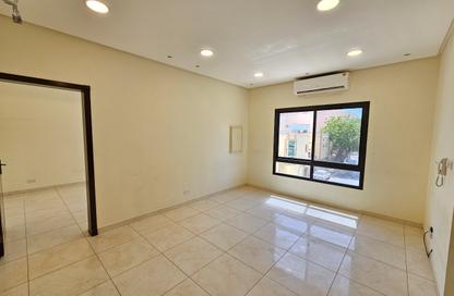 Apartment - 2 - 2 for rent in Isa Town - Central Governorate