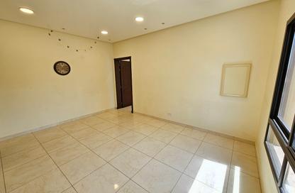 Apartment - 2 - 2 for rent in Isa Town - Central Governorate