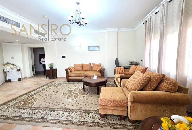 1002067 - Property Image 2