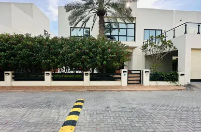 Villa - 5 Bedrooms - 6 Bathrooms for rent in Saar - Northern Governorate