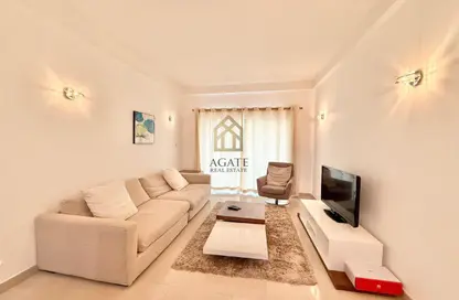 شقة - غرفة نوم - 2 حمامات للايجار في شارع أمواج - أمواج - المحرق