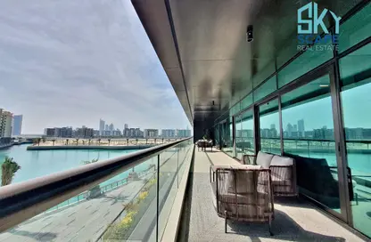 Apartment - 2 Bedrooms - 3 Bathrooms for rent in Reef Island - Capital Governorate