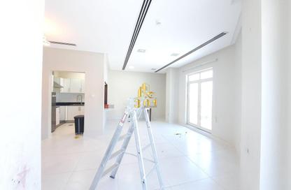 Apartment - 1 Bedroom - 2 Bathrooms for rent in Al Burhama - Manama - Capital Governorate