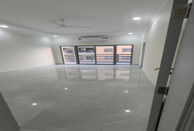 999910 - Property Image 2