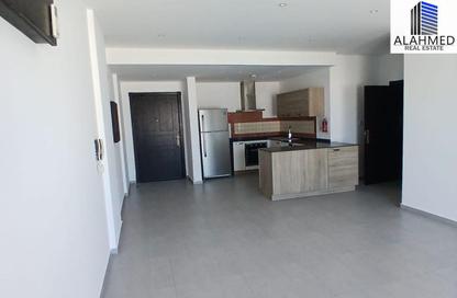 Apartment - 1 Bedroom - 1 Bathroom for rent in Sanabis - Manama - Capital Governorate