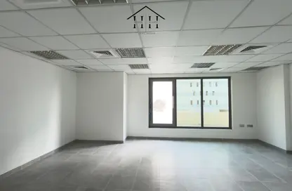 Office Space - 3 Bedrooms - 2 Bathrooms for rent in Seef - Capital Governorate