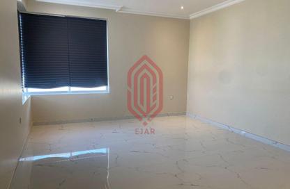 Villa - 4 Bedrooms - 5 Bathrooms for rent in Shakhura - Northern Governorate