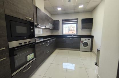 Apartment - 2 Bedrooms - 3 Bathrooms for rent in Al Juffair - Capital Governorate