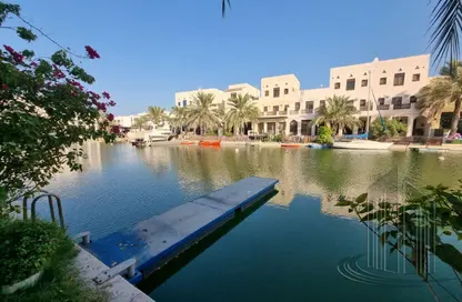 فيلا - 3 غرف نوم - 4 حمامات للايجار في مدينة المرسى - أمواج - المحرق