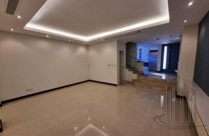 Villa - 3 - 4 for rent in Al Marsa Floating City - Amwaj Islands - Muharraq Governorate Villa - 3 - 4 for rent in Al Marsa Floating City - Amwaj Islands - Muharraq Governorate