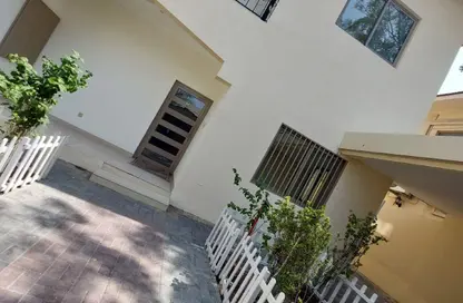 فيلا - 4 غرف نوم - 3 حمامات للايجار في الصالحية - المنامة - محافظة العاصمة