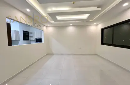 شقة - 2 غرف نوم - 3 حمامات للايجار في الجنبية - المحافظة الشمالية