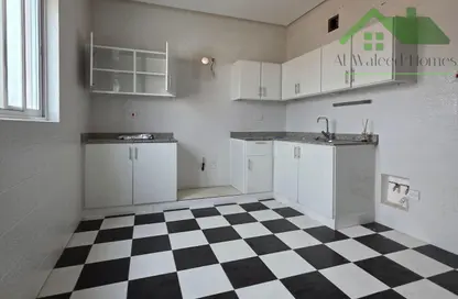 شقة - 3 غرف نوم - 3 حمامات للايجار في عراد - المحرق