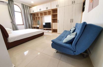 Apartment - Studio - 1 Bathroom for rent in Exhibition Road - Hoora - Capital Governorate