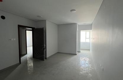 Office Space - Studio - 2 Bathrooms for rent in Al Qadam - Northern Governorate