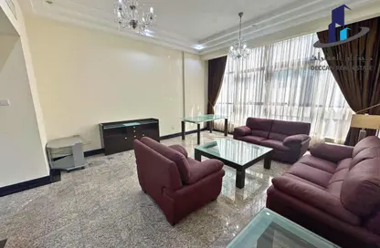 Apartment - 2 Bedrooms - 3 Bathrooms for rent in Al Juffair - Capital Governorate