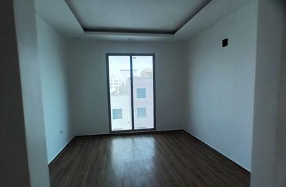 Apartment - Studio - 2 Bathrooms for rent in Janabiya - Northern Governorate