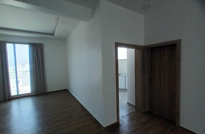 Apartment - Studio - 2 Bathrooms for rent in Janabiya - Northern Governorate