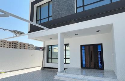 Villa - 6 - 7 for sale in Hidd - Muharraq Governorate