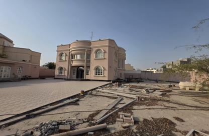 Villa - 5 Bedrooms - 5 Bathrooms for sale in Hamad Town - Northern Governorate
