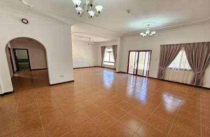 Apartment - 2 Bedrooms - 3 Bathrooms for rent in Seef - Capital Governorate