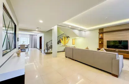 Apartment - 3 Bedrooms - 3 Bathrooms for rent in Al Juffair - Capital Governorate