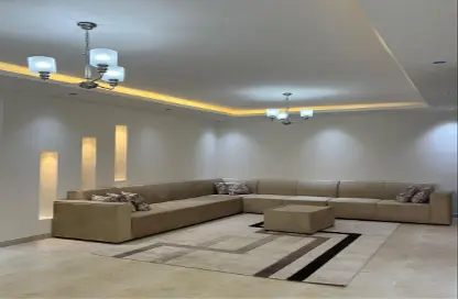 فيلا - 5 غرف نوم - 4 حمامات للايجار في ديرة العيون - ديار المحرق - المحرق