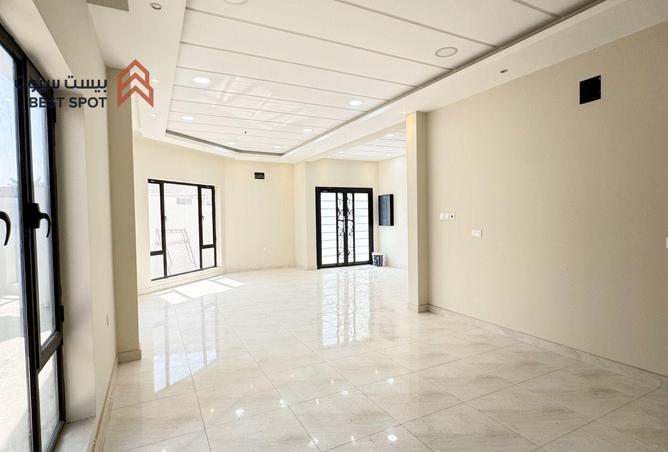 1000099 - Property Image 2