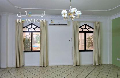 Apartment - 2 Bedrooms - 2 Bathrooms for rent in Mahooz - Manama - Capital Governorate