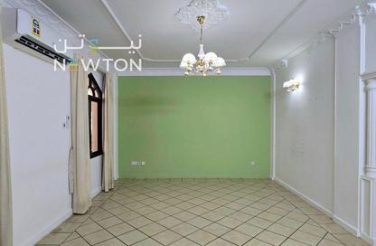 Apartment - 2 Bedrooms - 2 Bathrooms for rent in Mahooz - Manama - Capital Governorate