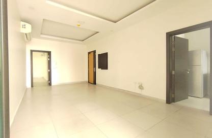 Apartment - 3 Bedrooms - 4 Bathrooms for rent in Hidd - Muharraq Governorate