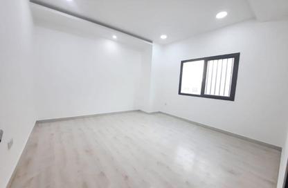 Apartment - 3 Bedrooms - 4 Bathrooms for rent in Hidd - Muharraq Governorate