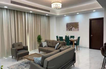 Apartment - 3 Bedrooms - 3 Bathrooms for rent in Al Juffair - Capital Governorate