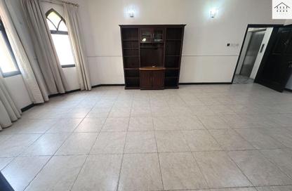Apartment - 3 Bedrooms - 2 Bathrooms for rent in Exhibition Road - Hoora - Capital Governorate