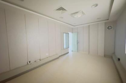 Office Space - Studio - 2 Bathrooms for rent in Um Al Hasam - Manama - Capital Governorate