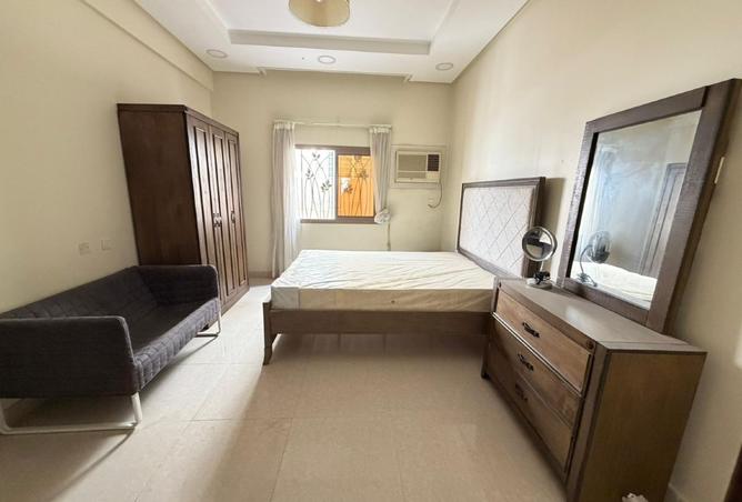 989721 - Property Main Image