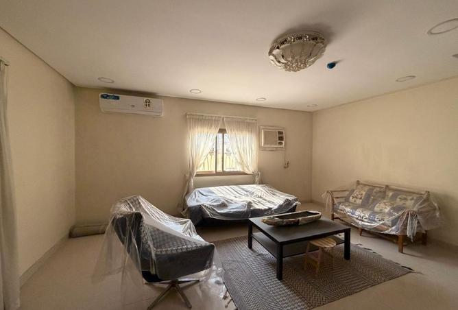 989721 - Property Image 3