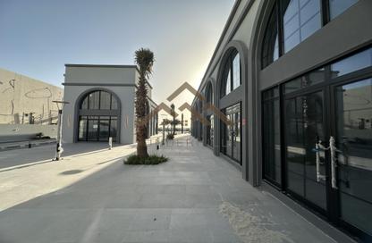 Shop - Studio - 4 Bathrooms for rent in Busaiteen - Muharraq Governorate