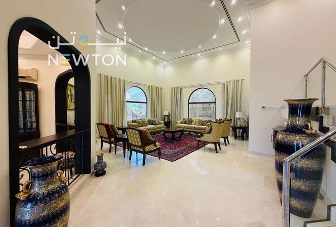 989456 - Property Image 3