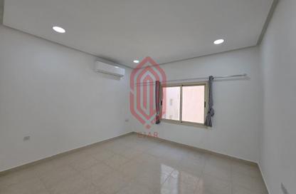 Apartment - 2 Bedrooms - 2 Bathrooms for rent in Busaiteen - Muharraq Governorate
