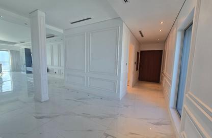 Penthouse - 3 Bedrooms - 4 Bathrooms for rent in Reef Island - Capital Governorate