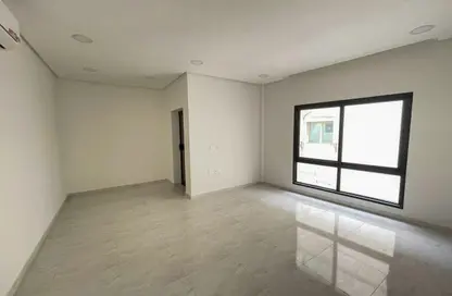 Apartment - 3 Bedrooms - 3 Bathrooms for rent in Zinj - Manama - Capital Governorate