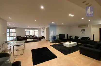 Apartment - 3 Bedrooms - 3 Bathrooms for rent in Al Juffair - Capital Governorate