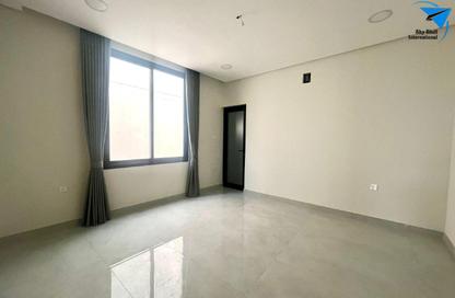 Apartment - 2 Bedrooms - 2 Bathrooms for rent in Segaya - Manama - Capital Governorate