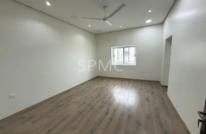 شقة - 2 غرف نوم - 2 حمامات للايجار في توبلي - المحافظة الوسطى